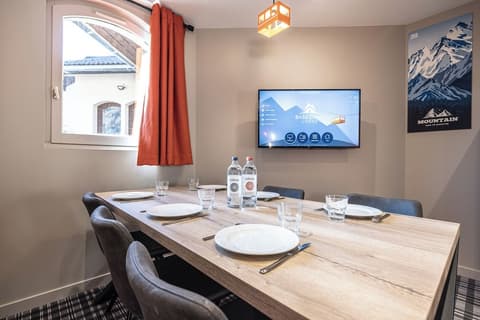 Base Camp Lodge - Albertville, Room