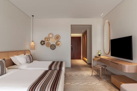 The Club by Fanar, Room