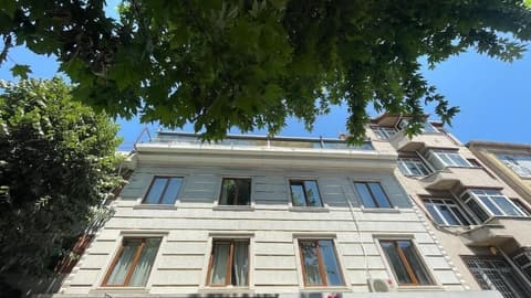 Rozza Hotel, Exterior