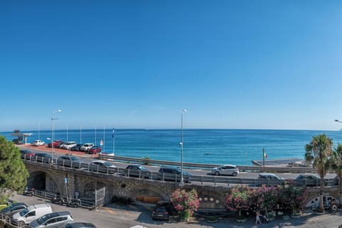 Villa Cadiz Apartments Varazze, Exterior