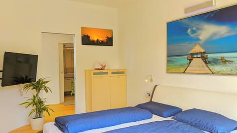 Vidora Apartments, Room