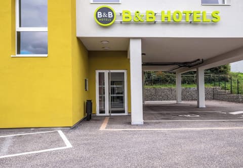 B&B Hotel Annecy Cran-Gevrier, Property entrance