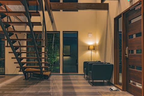 HAOSTAY KAWAGUCHIKO ART MUSEUM., Lobby sitting area