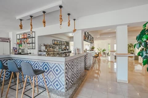 Hotel Lliteras, Dining