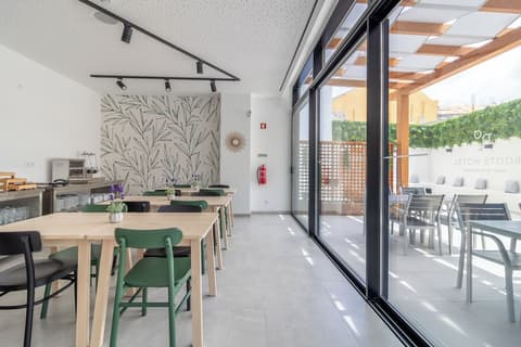 Roots Hotel, Lobby sitting area