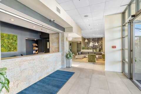 Uptown Inn by Vantaggio - Limited Service Apart-Hotel, Reception