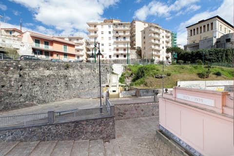 BSISTERS, Front of property