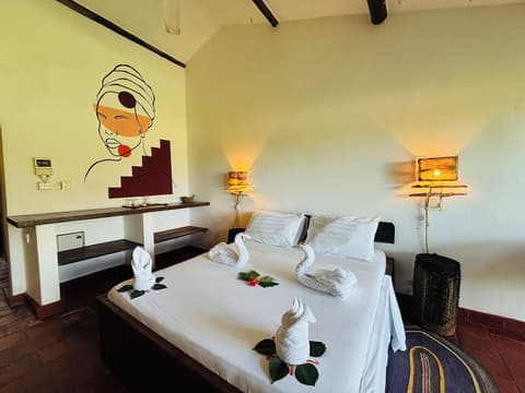 Basecamp Mafía Island, Room