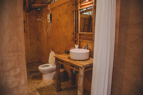 Hanchey Bamboo Resort, 