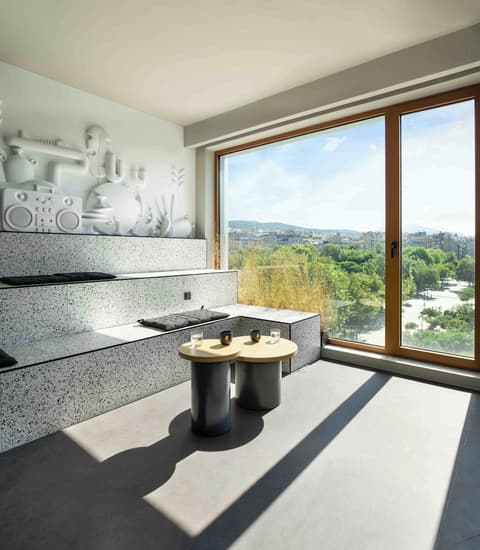 Zeus is Loose Hostel, Lobby lounge