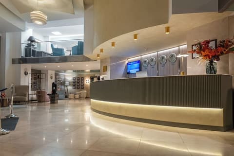 Bucharest Unirii Square - Handwritten Collection, Reception