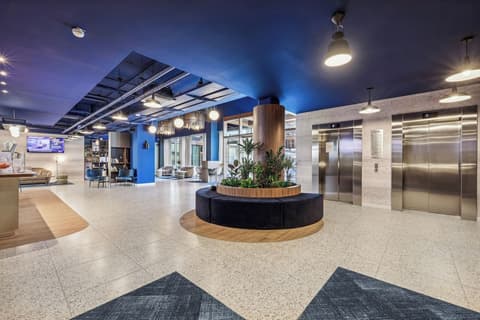 Akena Serris  Val d'Europe, Lobby