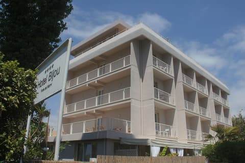 Hotel Bijou, Front of property