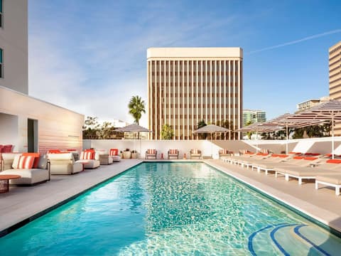 Fairmont Breakers Long Beach, Pool
