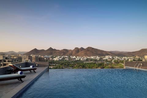 Ramada Encore By Wyndham Udaipur Roopnagar, Pool