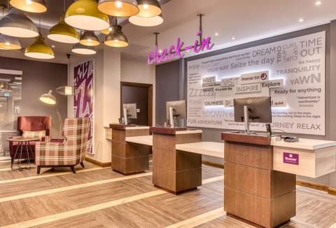 Premier Inn Cork City Centre, Reception