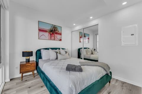 The Estate Entertainment District, Room