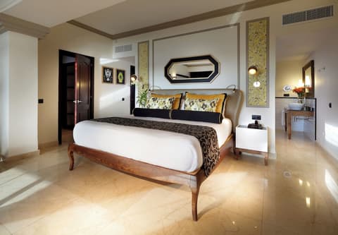 The Signature Level At Grand Palladium Lady Hamilton Resort & Spa, Room