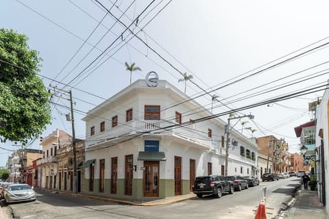 Empyrean Art Deco, Exterior