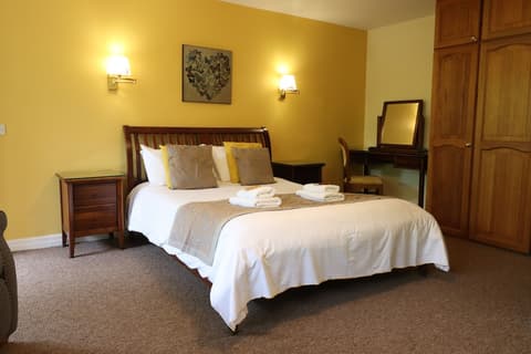 St George's Lodge, Room