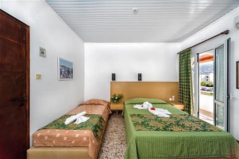 HARMONY HOTEL AND STUDIOS, Room