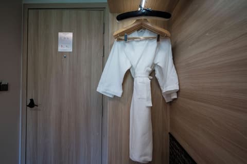 Wyndham Garden Legend Halong, Bathroom