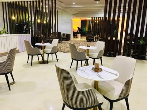 T E L E By Summerset Continental Hotel, Breakfast area