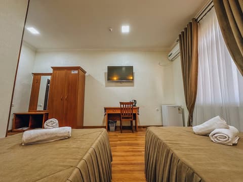 Pakhlavon Hotel, Room