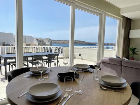 Bugibba Square Seafront LUX Apartments, Living area