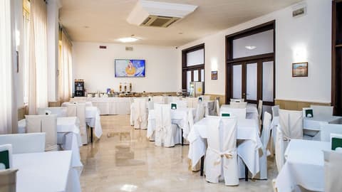 GH HOTEL, Breakfast area