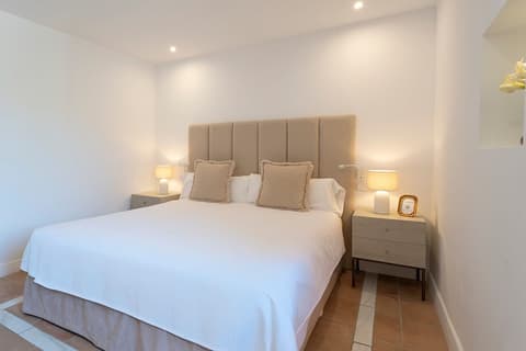 Petit Biniaraix, Room