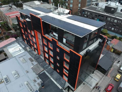 Richmond Suites Hotel, Exterior