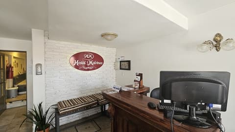 Hostal Malvinas, Reception