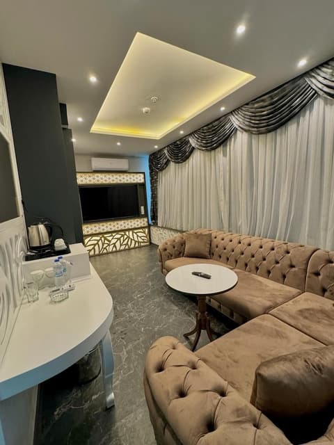 Golden Rose Deluxe Hotel, Living area