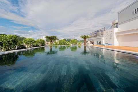 River Way Hotel Ha Long, Rooftop pool
