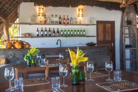 Poa Poa Bungalows, Restaurant