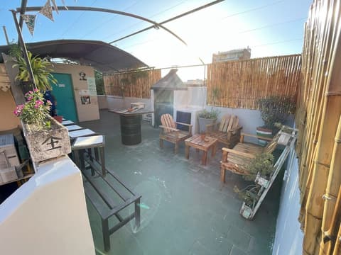 A la Gurda Hostel, Terrace/patio