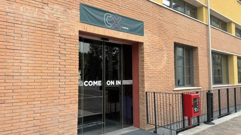 CX Milan Bicocca, Front of property