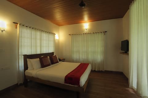 Palmgrove Lake Resort, Room