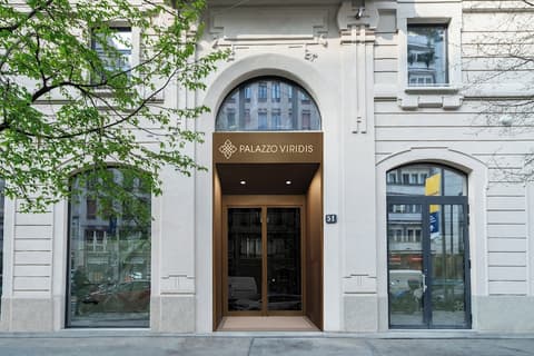 Palazzo Viridis, Front of property