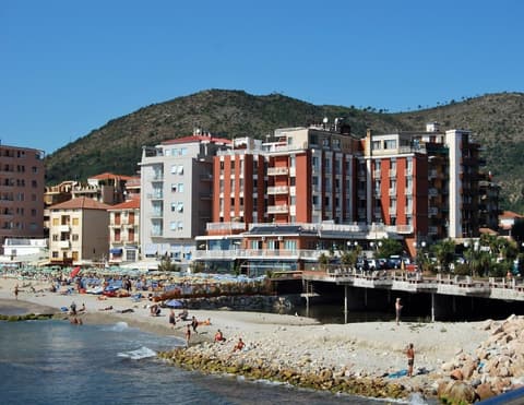 Directly on the Beach: Residence Stella Maris in Pietra Ligure, Exterior