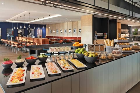 The Passenger, a Tribute Portfolio Hotel, Breakfast meal