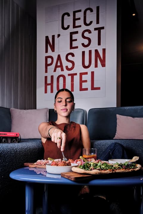 TRIBE Paris Pantin, Lobby sitting area