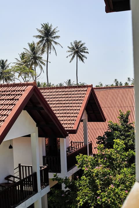 Lum Residence, Front of property