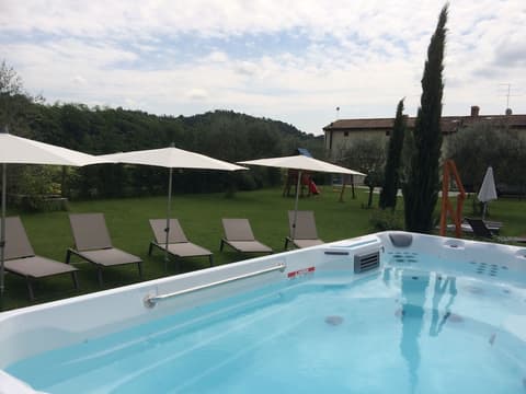 Agriturismo al Tralcio, Outdoor pool