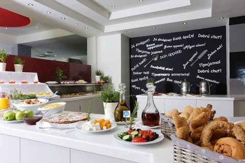 Alexandra Beach Thassos Spa Resort, Breakfast meal
