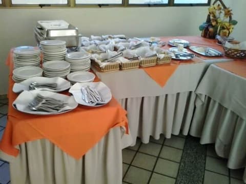 Oft Plaza Oeste Hotel, Restaurant