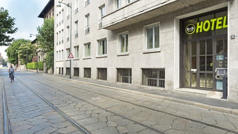 B&B Hotel Milano Sant'Ambrogio, Property entrance