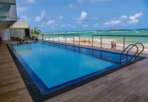 Coral Rock by Bansei, Outdoor pool