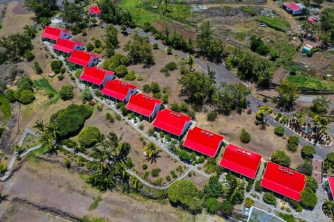 C Rodrigues Mourouk, Exterior